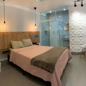 Bob Love hotel